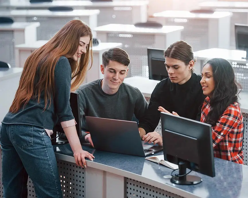 Formations Spécialisées et Campagnes de Sensibilisation à la Cybersécurité